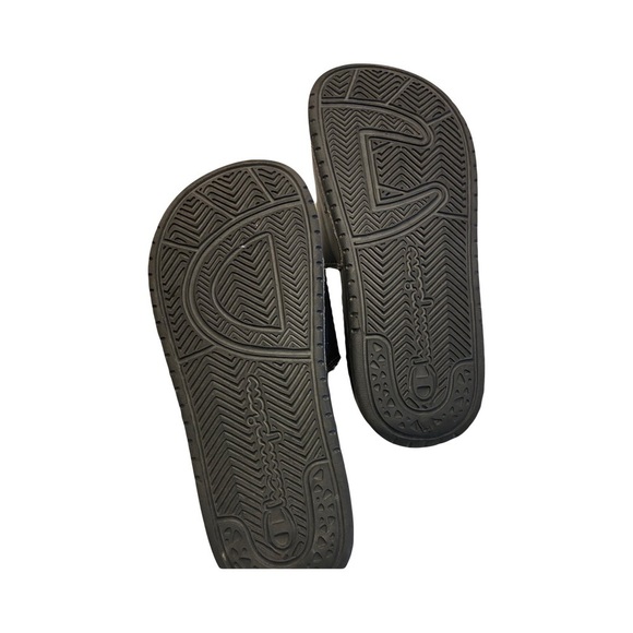 Champion Kids Black and Red Logo Slides. Size 2Y - Picture 2 of 4